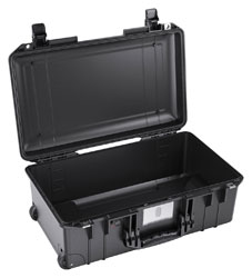 PELI 1535 AIR CASE Internal dimensions 518x284x183mm, empty, wheeled, black